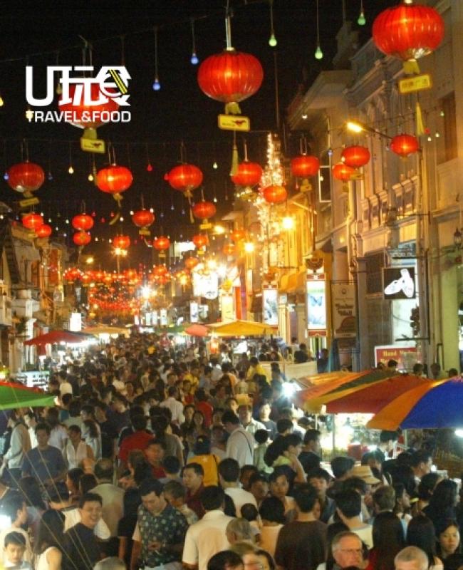 鸡场街因政府拖动而成为著名的「文化街」夜市。