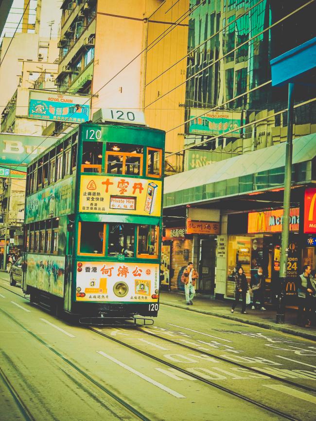 《迷路香港》收录这些年所拍攝，呈現香港风情的照片。
