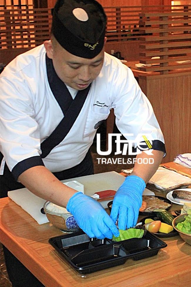 Chef Daniel拥有多年的日式料理经验，整个料理过程都解释得非常的详细。