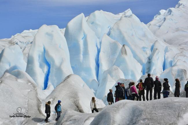 Mini Trekking excursion可以近在冰川上徒步。