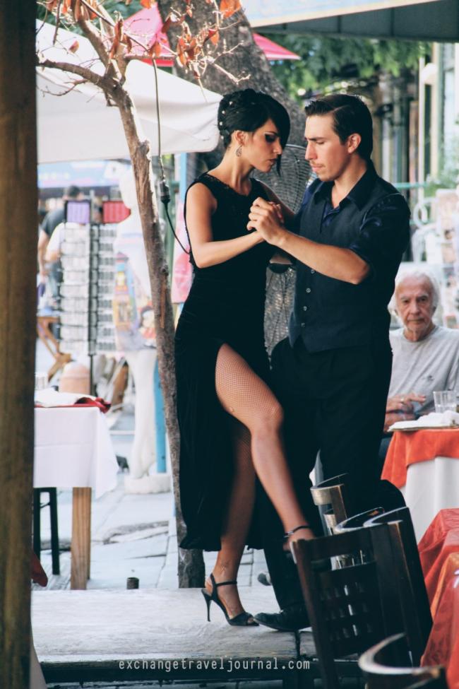 Tango是阿根廷的特征，尤其是布市这个不夜城，几乎各角落都可见到Tango bar。