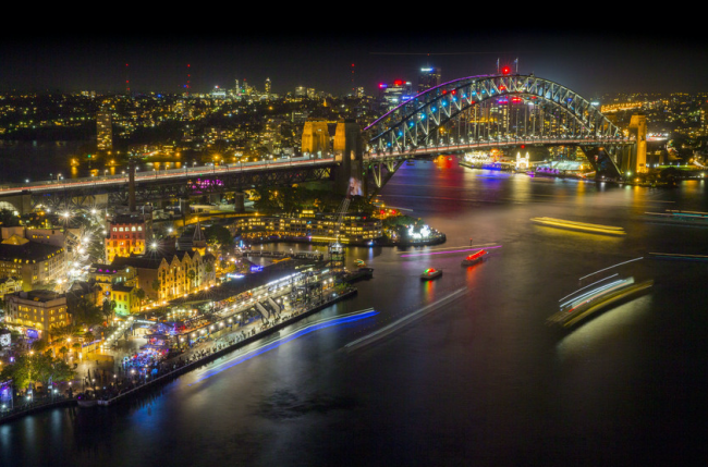 悉尼港每晚将被不同颜色灯饰包围，照亮悉尼。