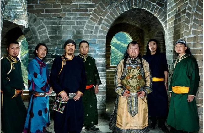 2015年《第二季中国好歌曲》冠军杭盖（Hanggai）将用摇滚蒙古音乐震撼热带雨林世界音乐节。