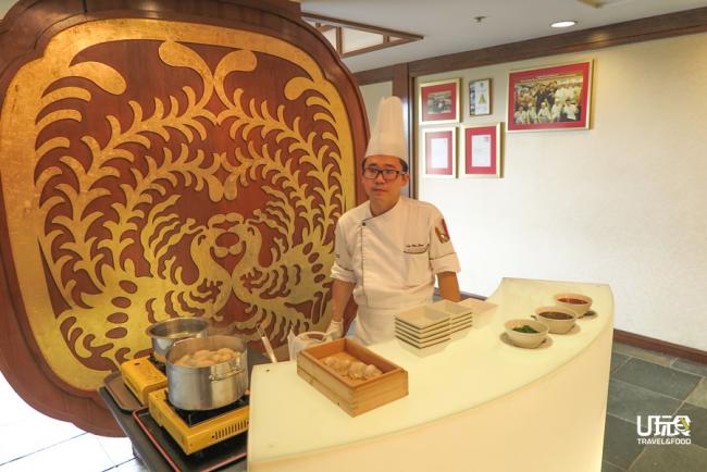 陈伟谦跟随香港师傅在新加坡工作长达10年，练就一手精湛手艺返乡惊艳食客味蕾。