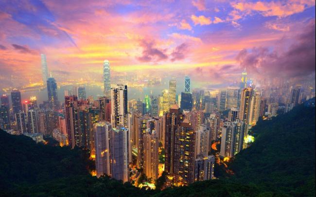 香港第一次被新加坡超越，在亚洲10大宜居城市的榜单中下滑了一个位置。