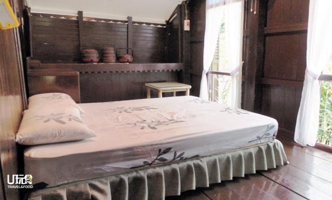 馬六甲馬來高腳屋專屬睡房內，設計簡單溫馨。