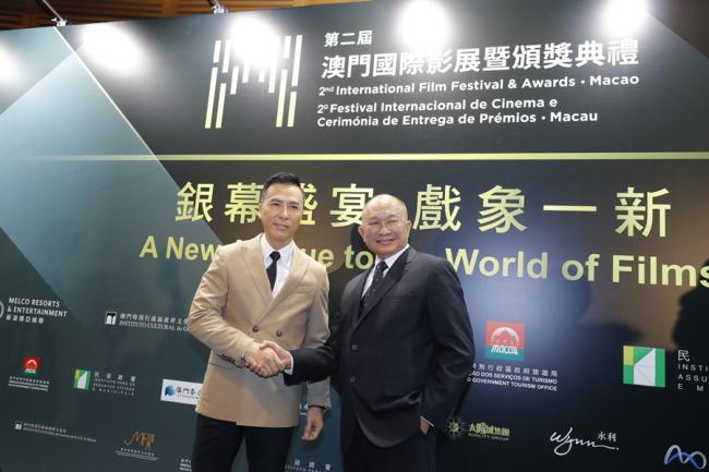 国际动作巨星甄子丹（左）将担任今届的明星大使以及国际级导演吴宇森亦会出任影展大使，为影展注入新动力！