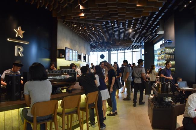 南马首家星巴克Reserve™为顾客提供优质的咖啡体验，展现咖啡文化和激情。