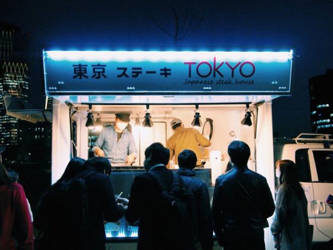 来自日本的牛扒美食车大受欢迎。