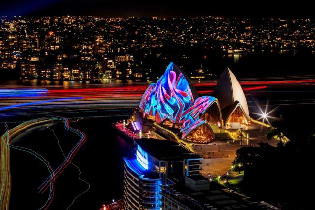 世界遗产悉尼歌剧院，每晚将被不同颜色灯饰包围，照亮悉尼。