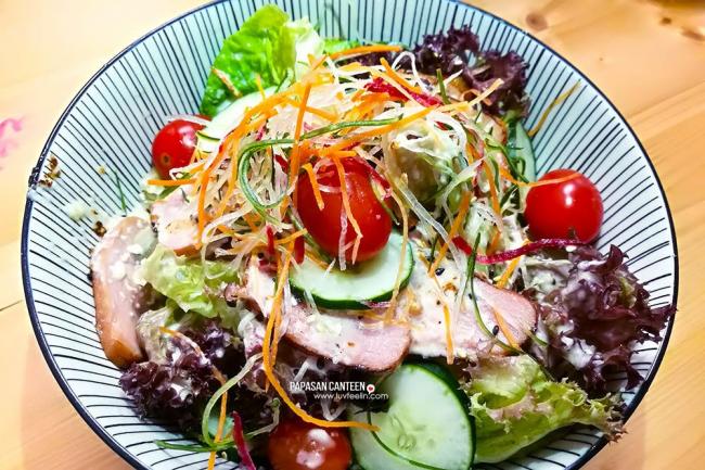 燻鸭沙拉 (Smoked Duck Salad RM16)