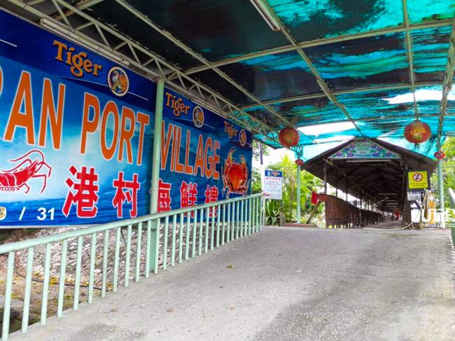 當地的海鮮餐館，以傳統漁村建築特色打造，充滿漁港風情，吃起海鮮來也別有一番風味。