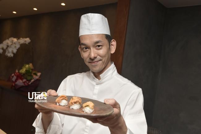 Chef Sam拥有25年的握寿司的经验，尽管已四十几岁，但看起来很年轻，开设Sushi Hibiki之前，他曾任职于城中另一家名店Sushi Azabu。