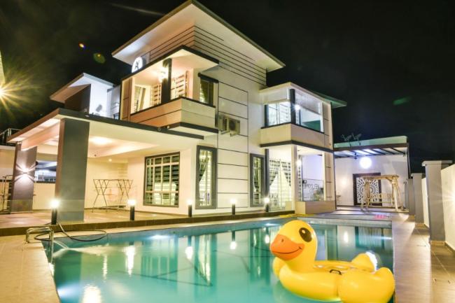 奥雅别墅超大的私人泳池，让住客可以一起享受玩水的乐趣。