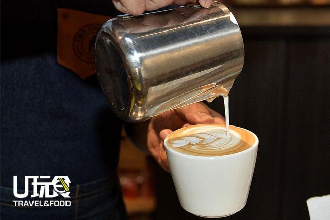 咖啡也是店里的主打，选用单一产区的巴西豆，十分香醇。