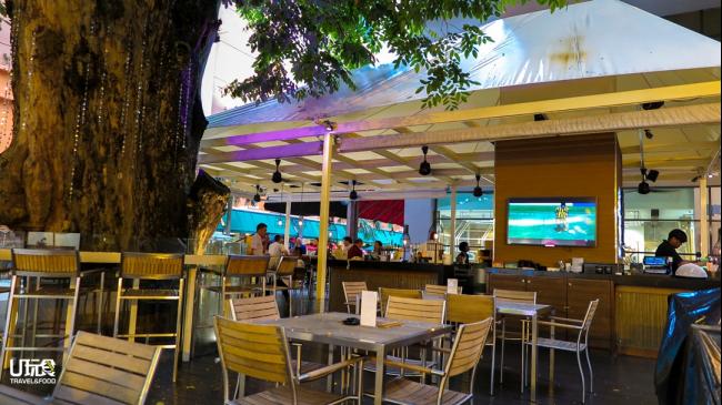 Tree Bar是槟城最大的露天酒吧，共有198个座位。
