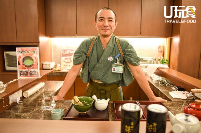 舞妓之茶本铺的总经理中坊敏也，同时是日本合格认证的茶师。