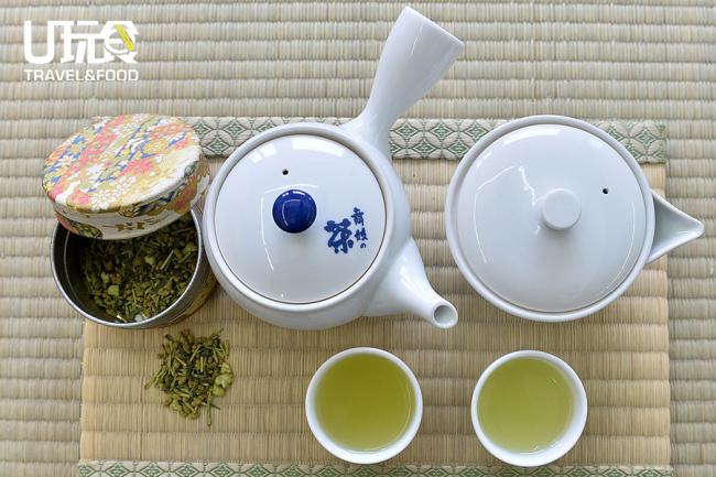 舞妓之茶本铺的幸福茶，可说是平民版玉露，以抹茶粉、高级绿茶、玄米、北海道利尻海带混合制成，清雅甘香中带有鲜味。