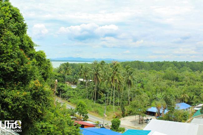 住客可登高眺望，饱览峇株巴辖海口美丽景色。