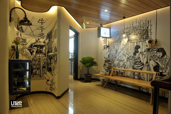 本地艺术家兼漫画家Tang Mun Kian特别为酒店绘出符合酒店主题的3D壁画，既可以欣赏也可以互动。