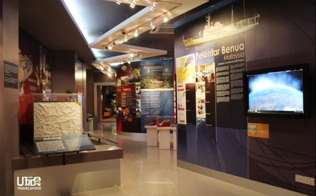 地质博物馆空间不大，但环境舒适整洁，除了展示图文资料及模型外，在其中2个区域中，也备有电视播映的地质学识影片。