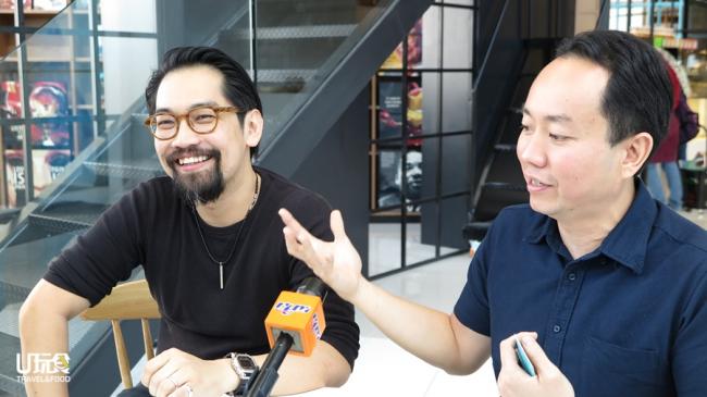 （左起）BookXcess首席品牌执行员蔡语正及创办人叶添龙。