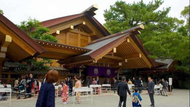 如果您喜欢Pachinko机器，请访问日本名古屋的弹球盘基地。 它也是丰田博物馆的所在地。 想要品尝真正的名古屋，不要错过米饭烤鳗鱼（Hitsumabushi ）。