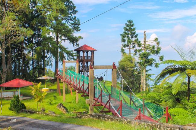 为增添卖点，太平市议会已在山上设立吊桥，供游客体验行走吊桥的乐趣，还有瞭望台供眺望远景。