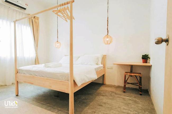 民宿房间以日式简约风为主，看起来简单舒适又不失大方。 -受访者提供-