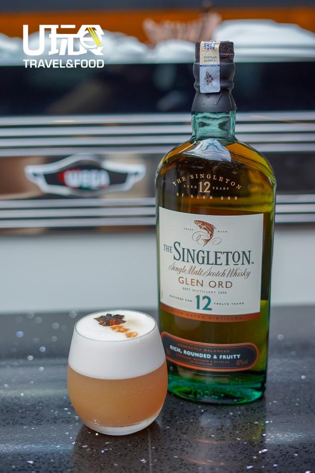 配合品酩酒会，Brixton 23限时供应用The Singleton威士忌特别调配鸡尾酒Old Fashion 23（上图）和Ladyluck，营造不一样的微醺感觉。