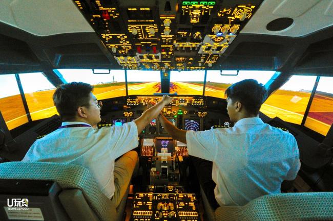 全马首个开放让民众体验的波音737飞行模拟器，根据真实的波音737飞机机舱以一比一比例打造。