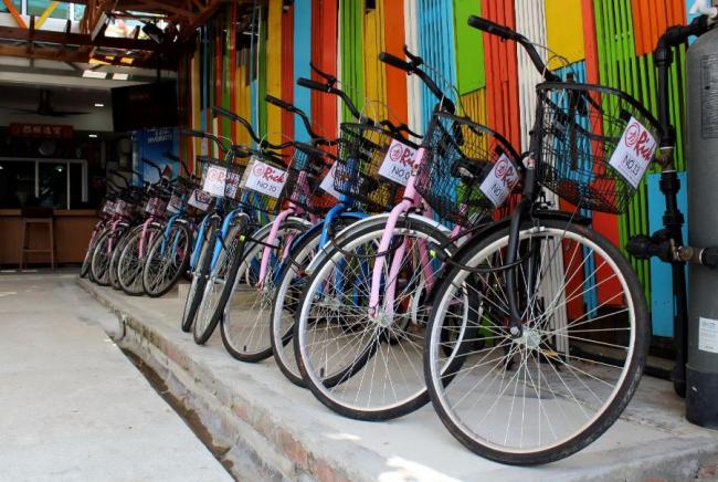 坐落在霹雳河畔的「力」民宿，让入住者可租赁自行车，在河畔或邻近的华人新村趴趴走。