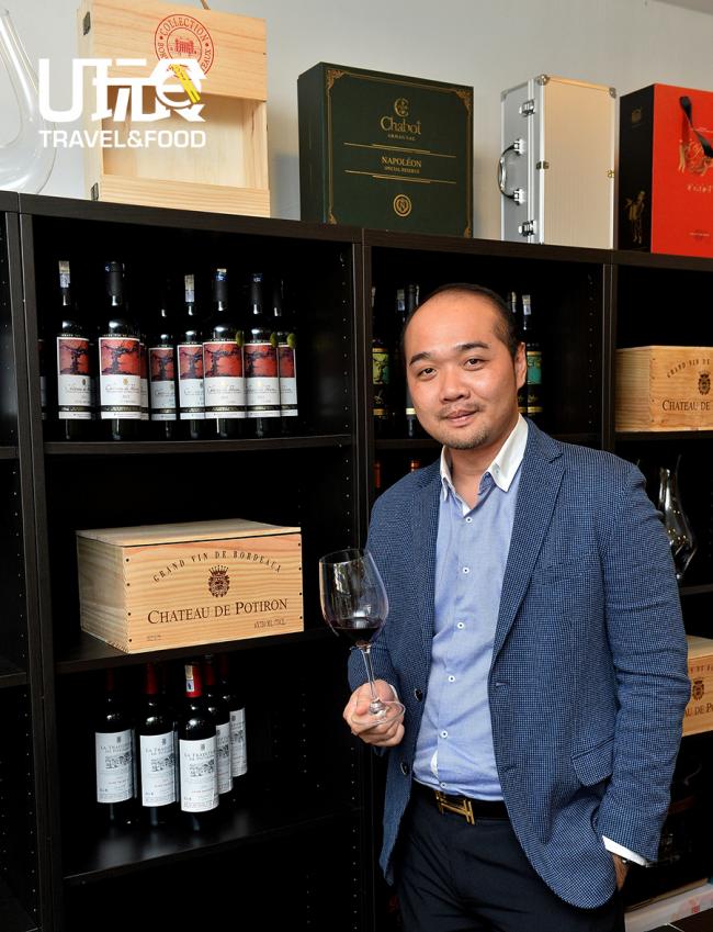 Artisan Wine & Spirit总监陈祈铭会到世界各地寻访精品酒庄，寻找适合大马人口味的葡萄酒并引进销售。
