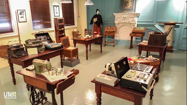 历史馆内展示修女的生活用品如打字机、缝纫机等。