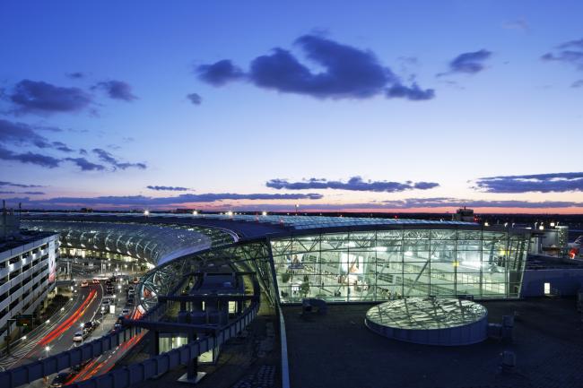 位于德国的杜塞尔多夫机场为全国第三大机场。