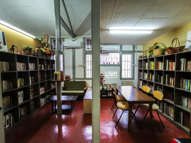 书店已不止于书，更是交流场所，那佳概念书屋拥有3间房（图为左右两间房），让人阅读、吃饭之外，也是活动空间。