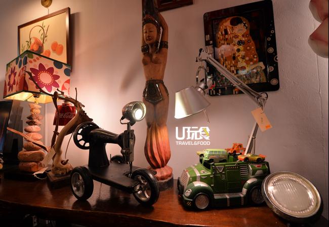 拥有150年历史的胜家缝纫机灯饰（左）及孩子们爱不释手的古董玩具车灯饰。