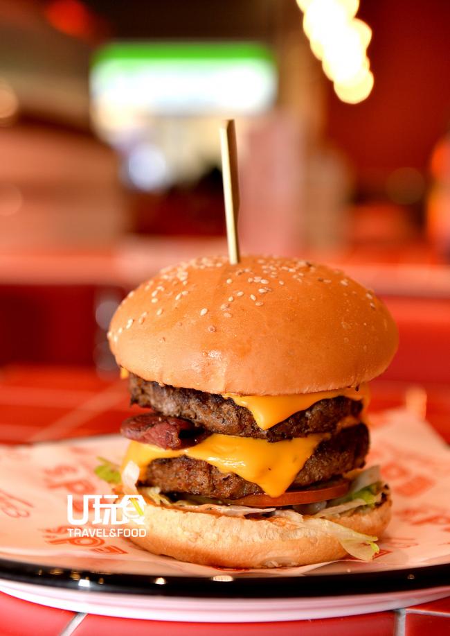 Ed's Diner的招牌汉堡Big Ed's Burger | 售价 35令吉。