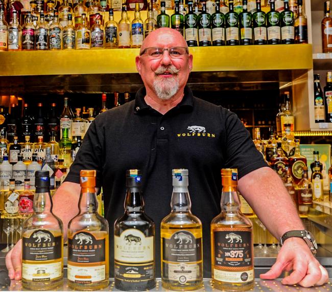 沃富奔全球大使马克卫斯莫兰（Mark Westmorland）亲身带着沃富奔的旗舰威士忌酒款来到马来西亚，希望让更多人都能能重新认识这股「沉睡已久」的威士忌风华。