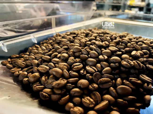 咖啡豆子是农产品，所以品质会依据产地的气候和土壤的变化等而产生变数，就算是一样的豆种也不一定有一模一样的味道。