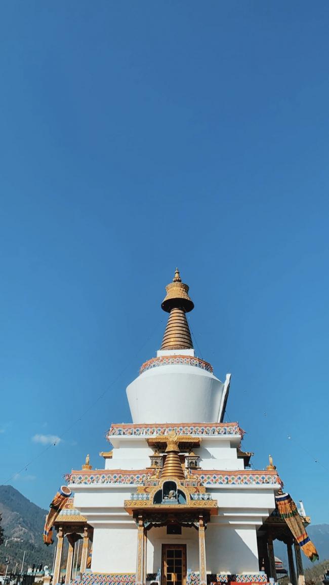 洁白的不丹国家纪念碑为不丹境内的著名地标之一。