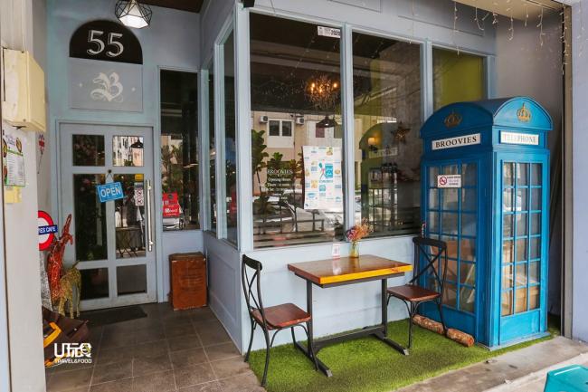 英伦风搭配蓝色格调的Broovies Cafe，成为拍照打卡景点。