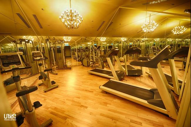 酒店也设有健身房，虽然设备有限，但胜在足够使用。