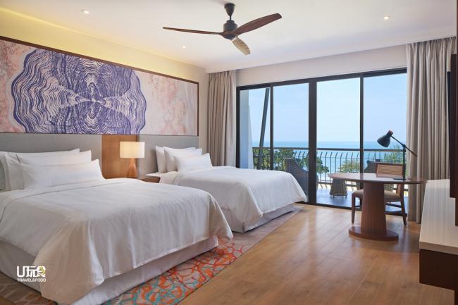 迪沙鲁威斯汀度假酒店拥有275间颇具现代主义风采的客房，每间客房也坐拥海滩和海洋的迷人美景。