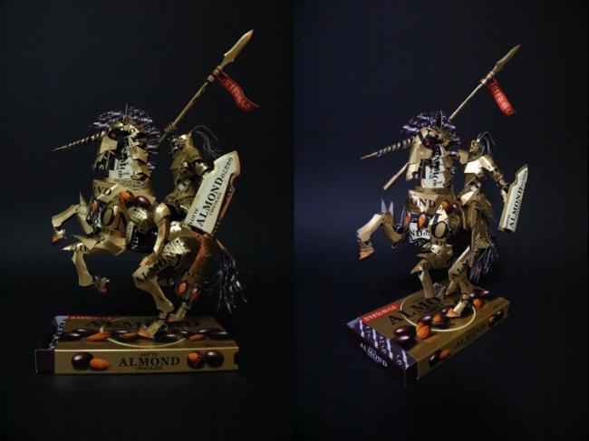 杏仁巧克力盒制成的西方骑士。骑士与独角兽的姿态接塑造得栩栩如生。