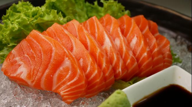 三文鱼刺身 (Salmon Sashimi)