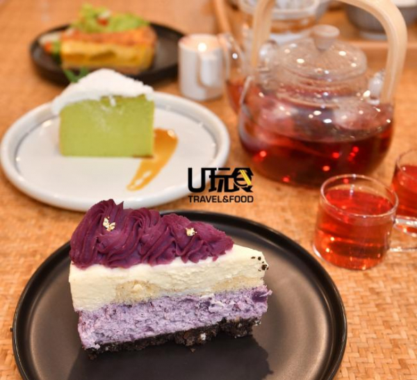甜紫薯香橙芝士慕斯及云朵班当蛋糕，是休闲午后点心时光的主角之一。